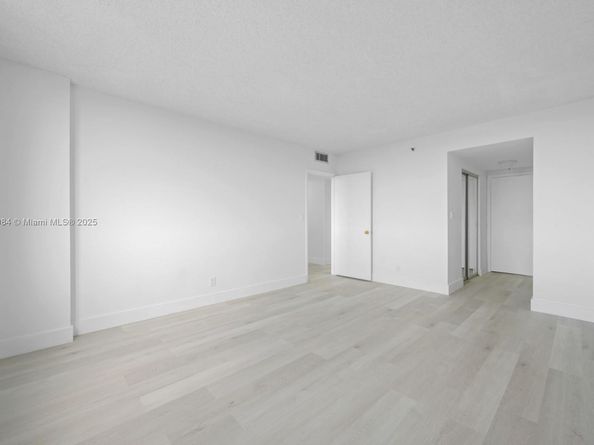 Undisclosed Address #A11908984, Hollywood FL 33021