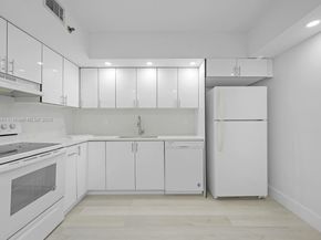 Undisclosed Address #A11908984, Hollywood FL 33021