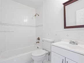 8336 NW 37th Pl, Sunrise FL 33351