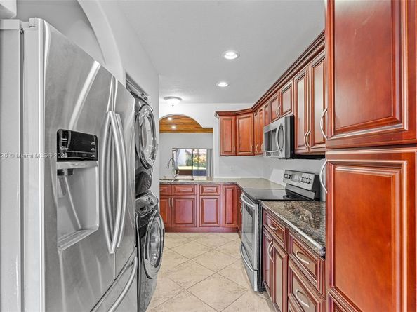 8336 NW 37th Pl, Sunrise FL 33351