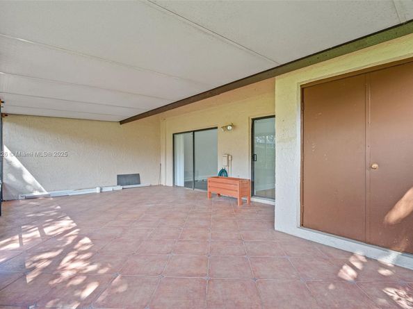 8336 NW 37th Pl, Sunrise FL 33351