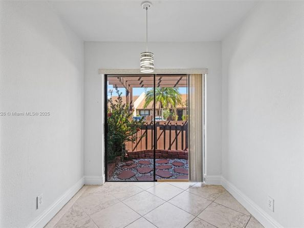 8336 NW 37th Pl, Sunrise FL 33351