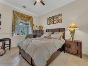 800 Lavender Cir, Weston FL 33327