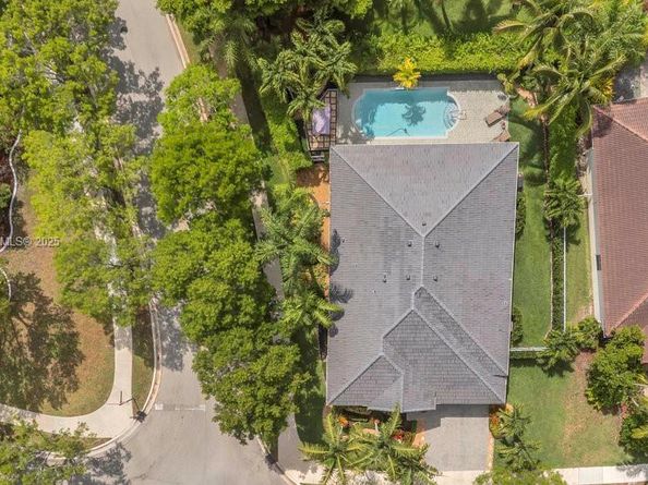 800 Lavender Cir, Weston FL 33327