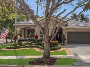 800 Lavender Cir, Weston FL 33327