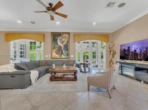 800 Lavender Cir, Weston FL 33327