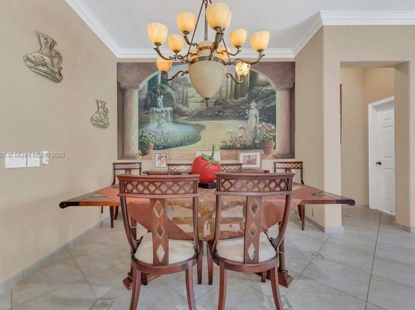800 Lavender Cir, Weston FL 33327