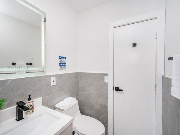 5505 NW 5th Ct, Miami FL 33127