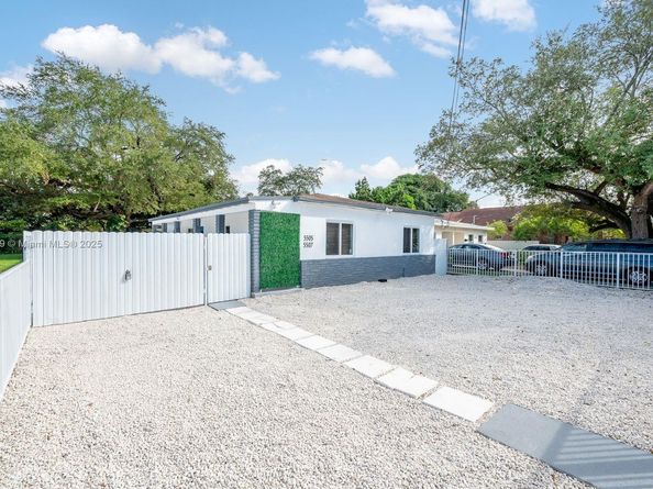 5505 NW 5th Ct, Miami FL 33127