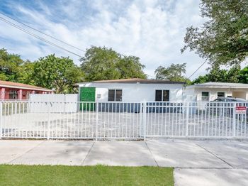 5505 NW 5th Ct