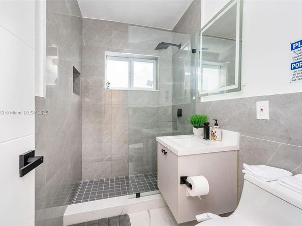 5505 NW 5th Ct, Miami FL 33127