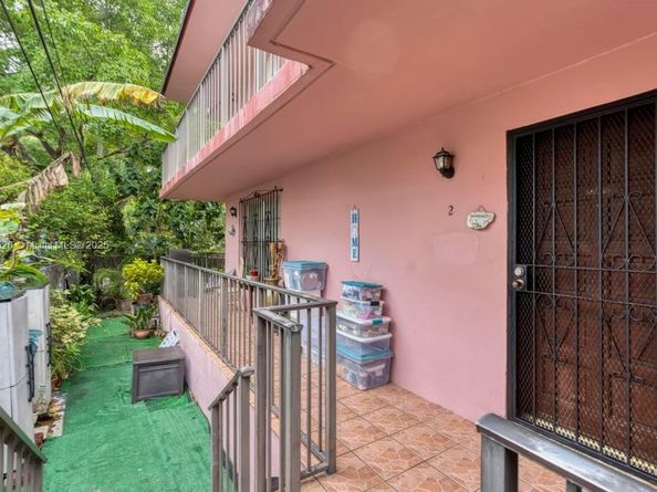 519 NW 10th Ave, Miami FL 33136