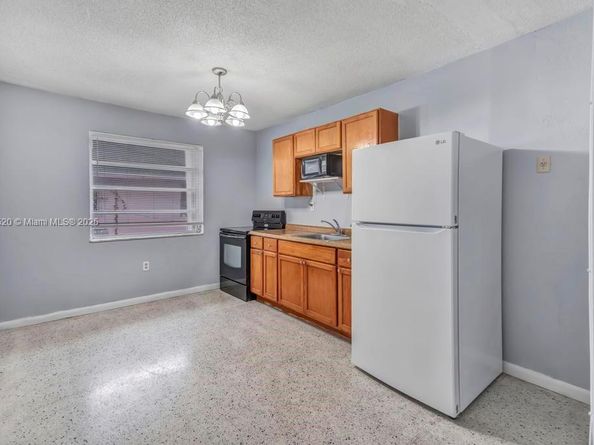 519 NW 10th Ave, Miami FL 33136
