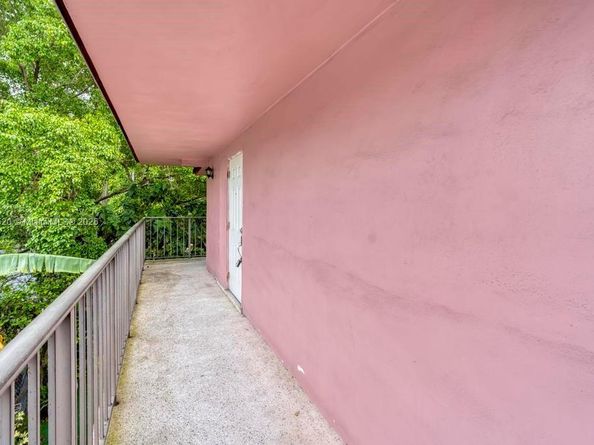 519 NW 10th Ave, Miami FL 33136