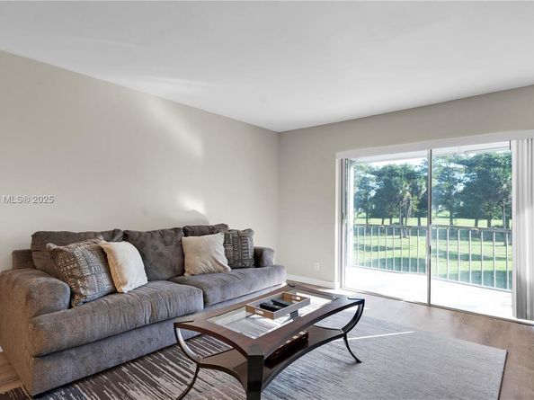 6301 N Falls Cir Dr 206, Lauderhill FL 33319