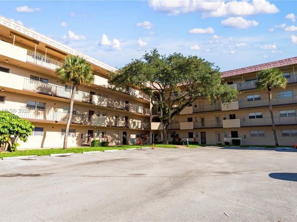 6301 N Falls Cir Dr 206, Lauderhill FL 33319