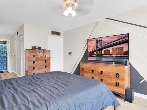 6301 N Falls Cir Dr 206, Lauderhill FL 33319