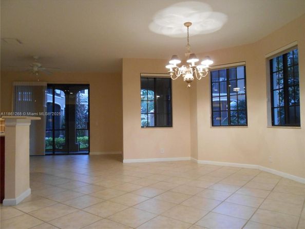 Undisclosed Address #A11861268, Weston FL 33332