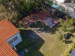 1441 SW 17th St, Miami FL 33145