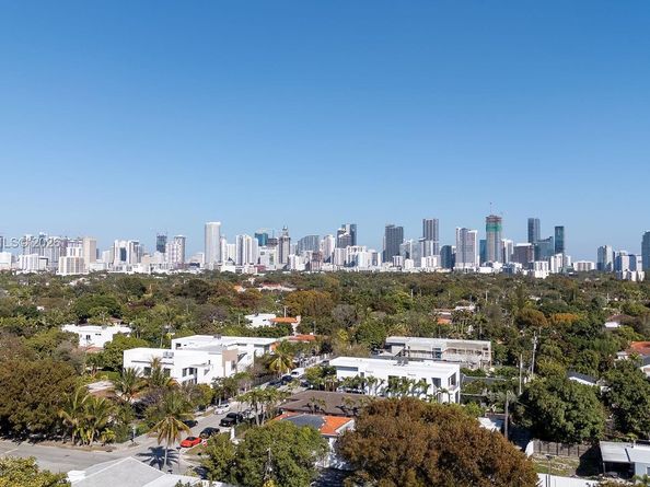 1441 SW 17th St, Miami FL 33145