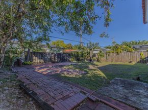 1441 SW 17th St, Miami FL 33145