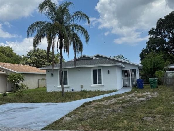 19131 NW 33rd Ct, Miami Gardens FL 33056