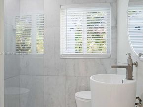 7710 Beachview Dr, North Bay Village FL 33141