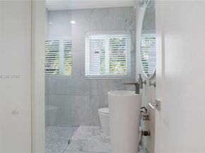 7710 Beachview Dr, North Bay Village FL 33141