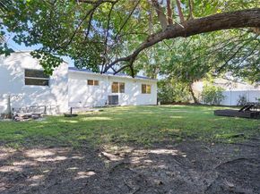 7710 Beachview Dr, North Bay Village FL 33141