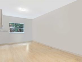 7710 Beachview Dr, North Bay Village FL 33141