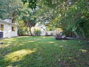 7710 Beachview Dr, North Bay Village FL 33141