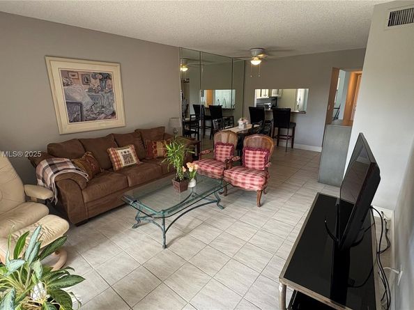 7118 Golf Colony Ct 103, Lake Worth FL 33467