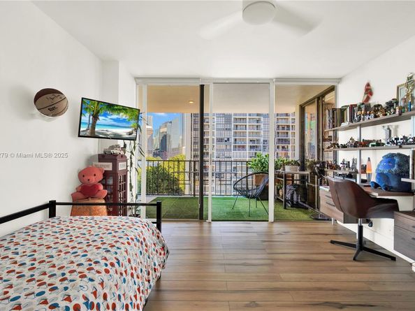 1915 Brickell Ave C1101, Miami FL 33129