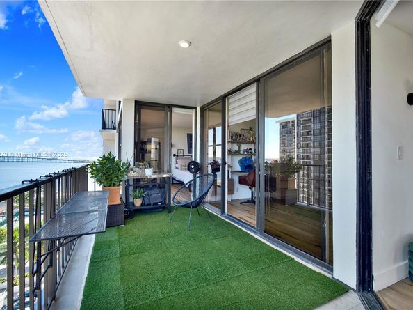 1915 Brickell Ave C1101, Miami FL 33129