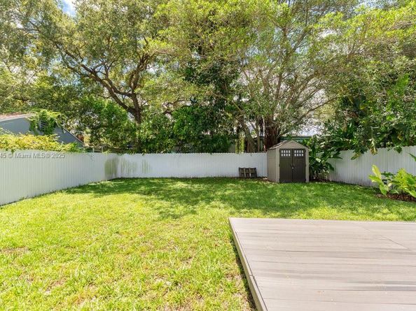 180 NW 69TH St, Miami FL 33150