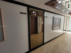 17890 W Dixie Hwy 302, Miami FL 33160