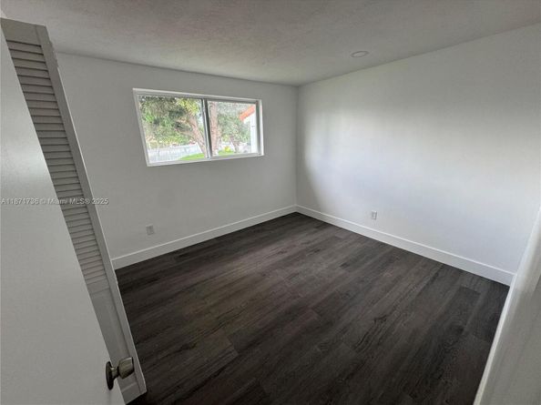 685 SE Park Dr, Hialeah FL 33010