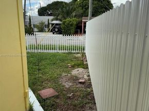 685 SE Park Dr, Hialeah FL 33010
