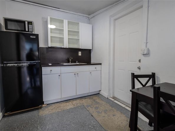 631 SE 3rd Pl, Hialeah FL 33010