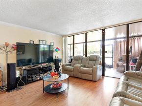 10304 Fairway Rd, Pembroke Pines FL 33026