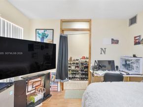 10304 Fairway Rd, Pembroke Pines FL 33026