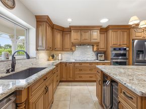 740 E Country Club Cir, Plantation FL 33317