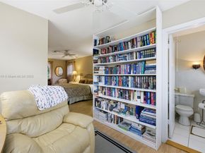 740 E Country Club Cir, Plantation FL 33317