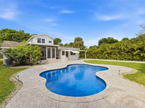 740 E Country Club Cir, Plantation FL 33317