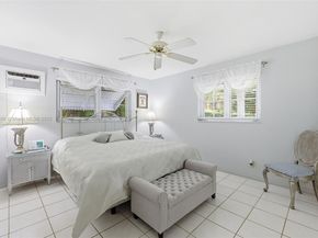 740 E Country Club Cir, Plantation FL 33317