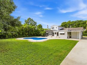 740 E Country Club Cir, Plantation FL 33317