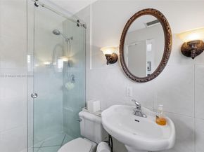 740 E Country Club Cir, Plantation FL 33317