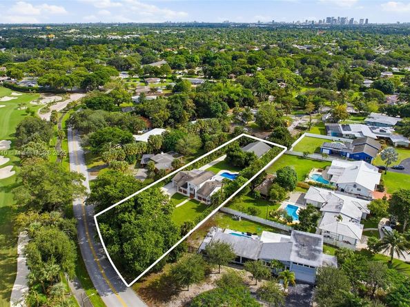 740 E Country Club Cir, Plantation FL 33317