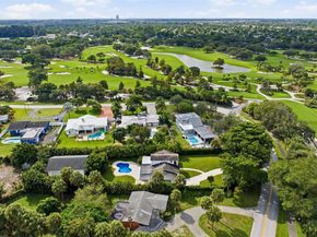 740 E Country Club Cir, Plantation FL 33317