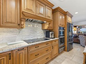 740 E Country Club Cir, Plantation FL 33317